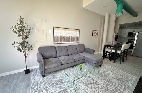 Albany Apartment | NEW Cozy Apt Bright + Modern W/D