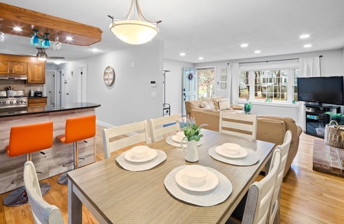 South Dennis House | NEW - Cozy Cape Cod Family Getaway ~ A/C ~ SCREENED PORCH