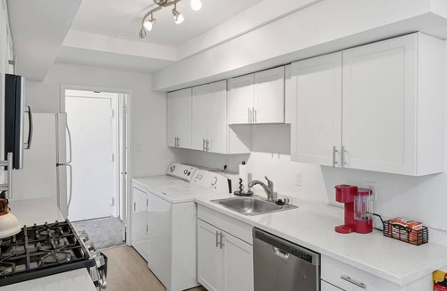 Largo Condo | NEW! Cozy, Comfy, Quiet 2BR in Beautiful Upper Marlboro