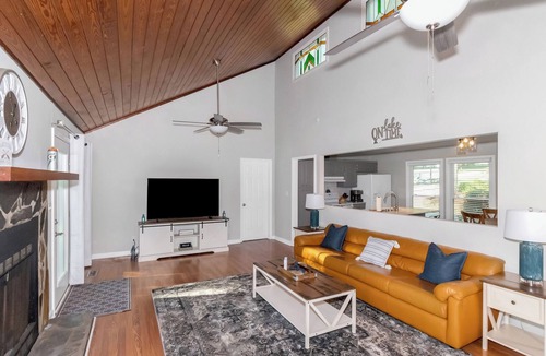 Eatonton House | NEW! - Cozy Home Away From Home on the Lake