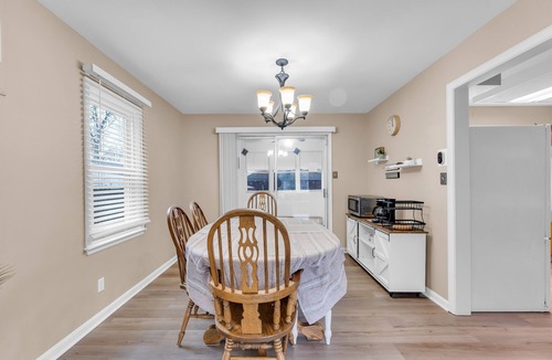 Cuyahoga Falls House | NEW! Cozy house on quiet street, near CVNP, Boston Mills.