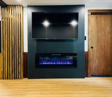 Tamworth Ski Chalet | NEW! Cozy & Modern A-Frame in the woods w/HOT TUB