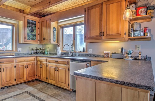 Windham House | New! Cozy, private Chalet with stunning Mountain Views.