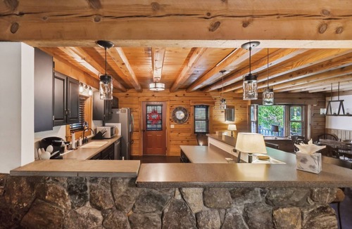 Ashburnham House | NEW! Cushing Home | Family Cabin Near Wachusett Mtn