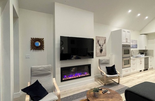 Merritt House | New Custom Waterfront House at Nicola Lake near Merritt, Kamloops & Quilchena