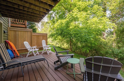 McHenry House | New! Deep Creek Townhome Near Wisp w/Fireplace