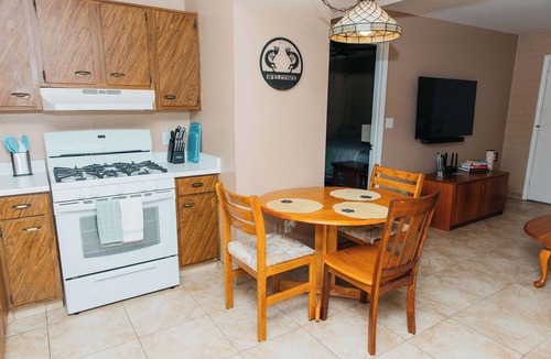 Green Valley Apartment | NEW Desert Bloom Hideaway