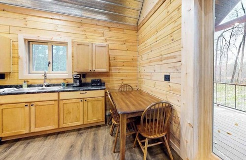 Tomahawk House | New dog-friendly cabin with river views, grill, modern interior, W/D, and AC