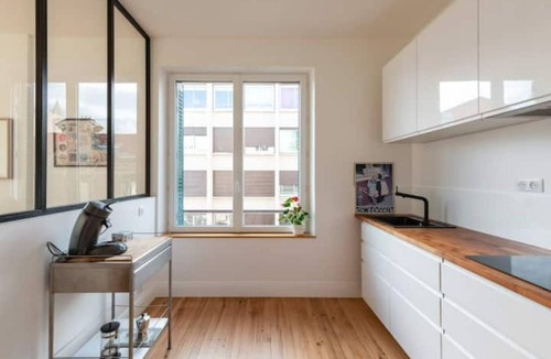 Vallieres Apartment | New, Downtown, Double Garage, Netflix