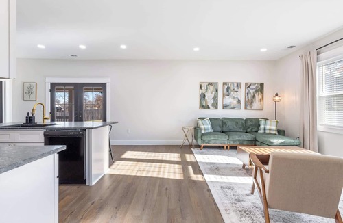 Dickson House | New Downtown Dickson Gem: Cozy Stay & Pet Friendly