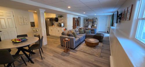 Stoughton Apartment | New Flat 15 Mins from Gillette Stadium World Cup