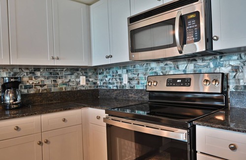 Downtown Myrtle Beach Condo | New floor/kitchen/stove, Gorgeous Condo, Ocean Front Master Bed, 2Balconies