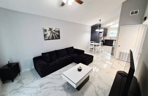 Sandalwood House | New-Fully Remodeled -Atlantic-Beach-Mayo-Town Center