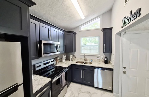 Sandalwood House | New-Fully Remodeled -Atlantic-Beach-Mayo-Town Center