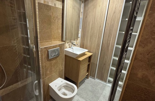 Le Ray Apartment | New furnished studio with bathroom and veranda in a quiet location 10 minutes from the center of town