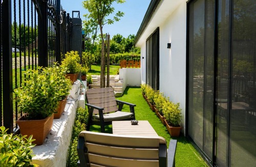 Arnavutkoy Hotel | New Garden Airport Hotel & Restaurant