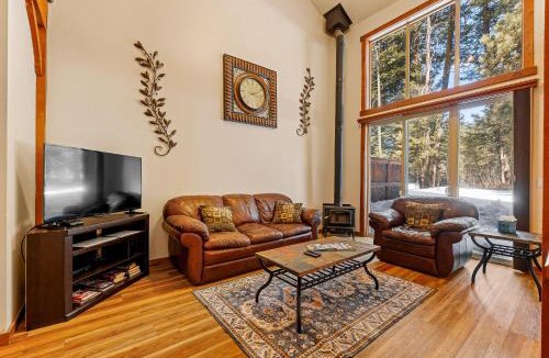 McCall House | New - Golfers View - on Golf Course - Close to park and lake