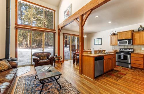 McCall House | New - Golfers View - on Golf Course - Close to park and lake