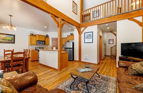 McCall House | New - Golfers View - on Golf Course - Close to park and lake