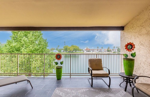 Lake Biltmore Village Condo | NEW & GORGEOUS Lakefront ZEN 3 bedrooms [2 KING +1 Queen]
