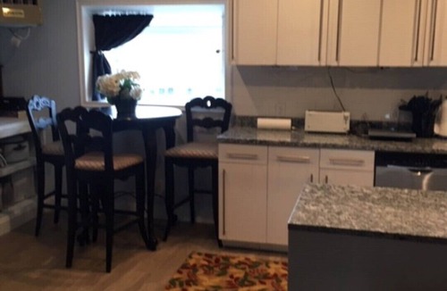 Sandy Apartment | New gorgeous studio 20 min from ski resorts in Sandy. 15 min to Salt Lake