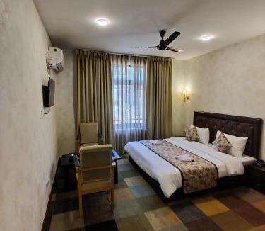 Nishat-Shalimar Hotel | New green meadows