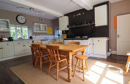 Acrefair Cottage | NEW HALL, pet friendly, luxury holiday cottage in Chirk