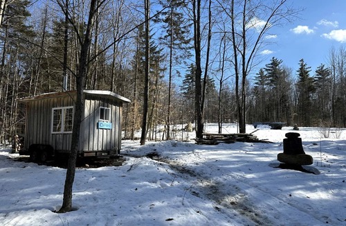 Dorchester House | New Hampshire Tiny House for Romantic Escapes to the Wilderness