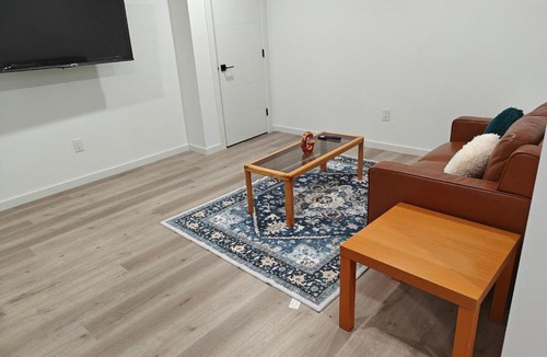 Transcona Apartment | New Haven- 2-Bedroom Suite