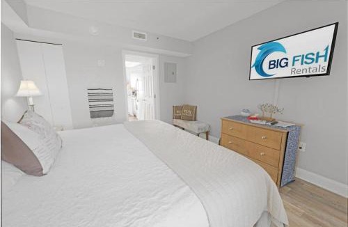 Arcadian Shores House | New High Floor, Direct Ocean View, King Bed,Pools!