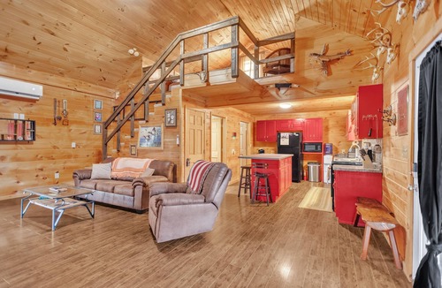 Elizabethton Cabin | NEW! Hillside Hideaway 2-Bedroom Cabin