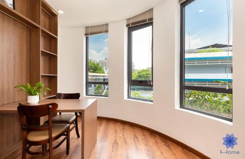 Tan Binh Apartment | NEW HOME APARTMENT, ELEVATOR, KITCHEN, WASHING vs DRYER, 800m TO AIRPORT