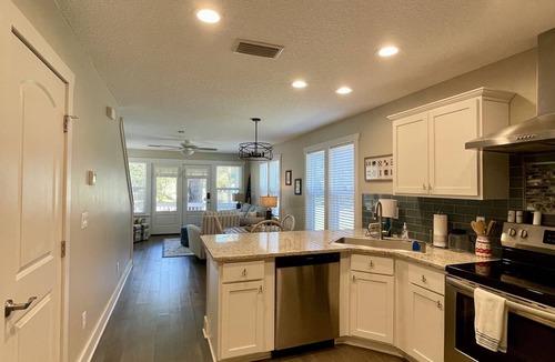 Fernandina Beach House | New home walking distance to downtown Fernandina & 8 minute drive to the Beach!