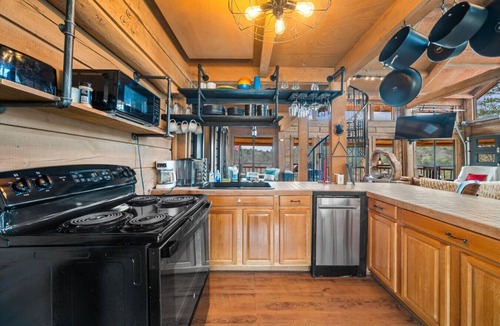 Centerville Cabin | New Hot Tub! Jude`s Peak on Big Piney Creak