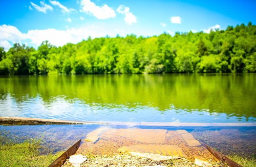 Ozone House | New Hot Tub! Relaxing Lakefront retreat with pool!