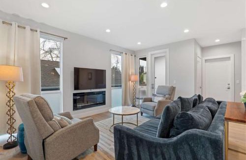 Greenwood House | New House with Chef's Kitchen and Spa-like Suite