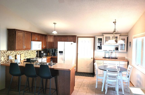 Au Gres House | New! Huron Paradise - Cute and Family-Friendly Lakefront Home with Pirvate Sandy Beach, Beach Bonfire Ring, and Kayaks!