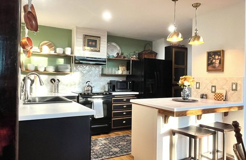 O'Brien Cabin | “NEW” Ideally Located 4 Acre Nature Retreat: Pet Friendly, WIFI, 360 Views