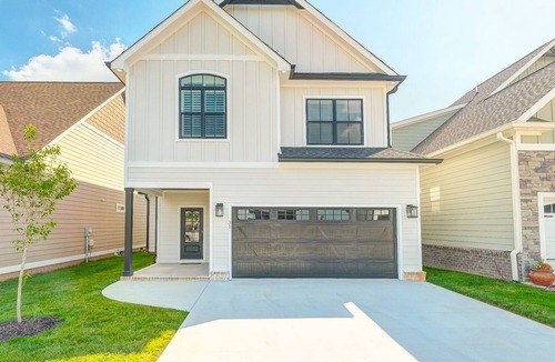 Winchester House | NEW Lakehouse at Twin Creeks Marina with Lake View
