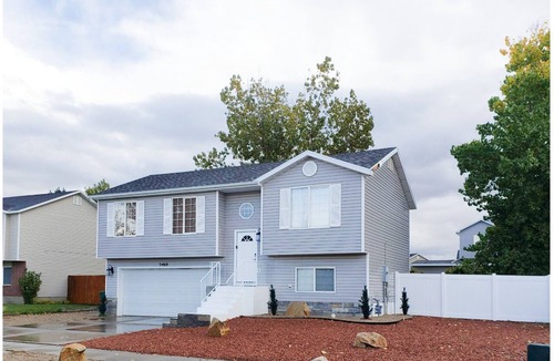 Roy House | NEW Large Updated Home+Huge Fully Fenced Yard+Hot Tub+Gazebo+BBQ+Outdoor Dining!