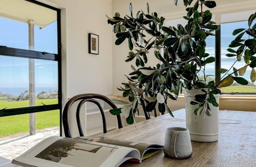 Tawharanui House | New Listing: Tawharanui Coastal Hideaway