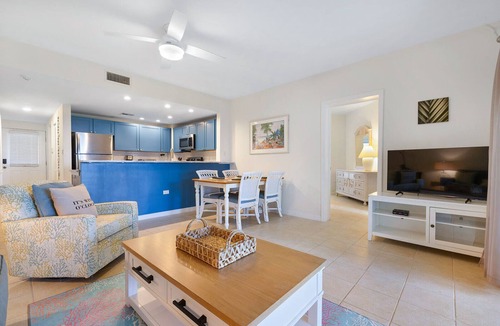Rum Point Condo | New listing! 1 Bed/1 Bath Ocean View condo next to Rum Point. Ground floor.