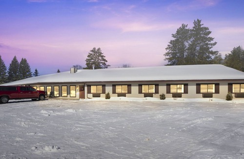 Boulder Junction Apartment | NEW LISTING! 115 Two Queen Room with Woodland View by RedAwning