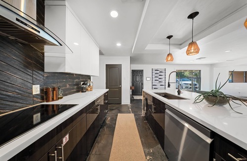 Encanto House | New listing!Centrally Located, Dog Friendly Private Pool Oasis, Perfect Getaway!
