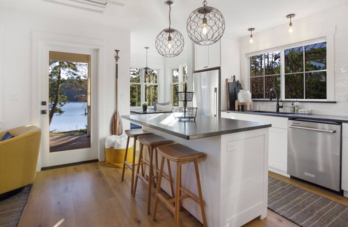 Friday Harbor House | New Listing! Charming Waterfront Retreat - De Haro Bay House