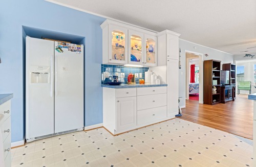Colington House | New Listing⭐Cozy Bungalow, Walk to Beaches 🌊⛱️🐬, Restaurants, Wifi, Dogs ✔️