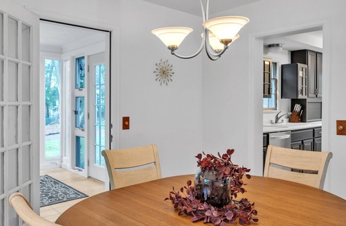 Regent House | NEW LISTING! Entire House for Rent Fully Equipped Walking Distance