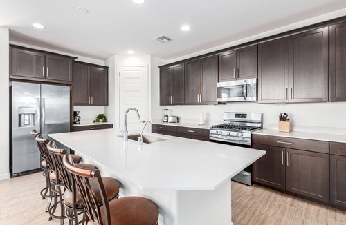 Desert View House | New Listing! Heated Sparkling Pool, Fast Wifi, King Bed, Putting Green!