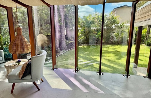 Emerald Beach House | NEW LISTING! Hide Emerald Beach – Walk to Beach Coastal Retreat