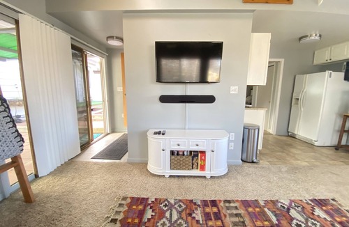 Barths House | NEW Listing! Inner city but quiet neighborhood Entire Guest House